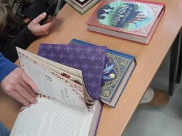 Cykl miniwystaw książek